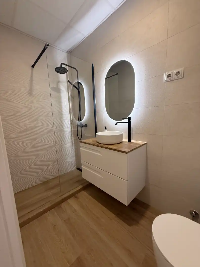 Baño de Piso en venta en Villanueva del Pardillo con Aire acondicionado, Calefacción y Horno