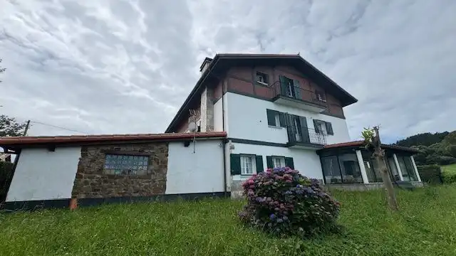 Vista exterior de Casa o xalet en venda en Mundaka amb Calefacció, Jardí privat i Terrassa
