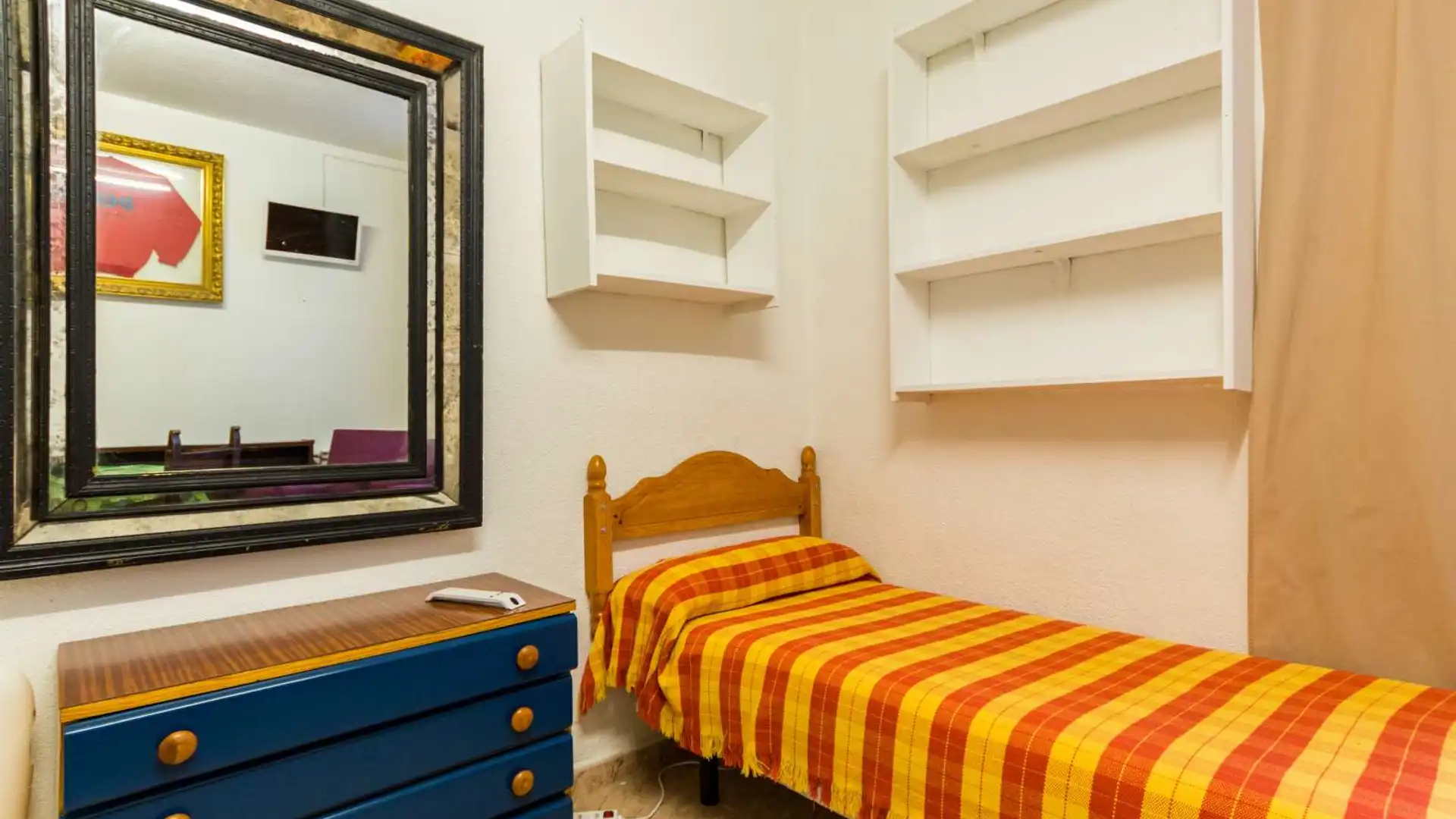 Room in Universidad - Malasaña