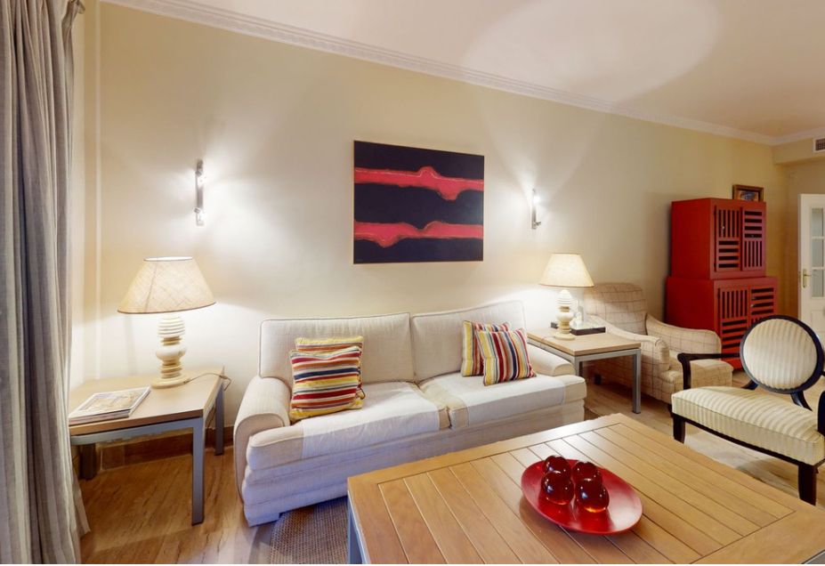 Sala d'estar de Pis en venda en Marbella amb Terrassa, Moblat i Forn