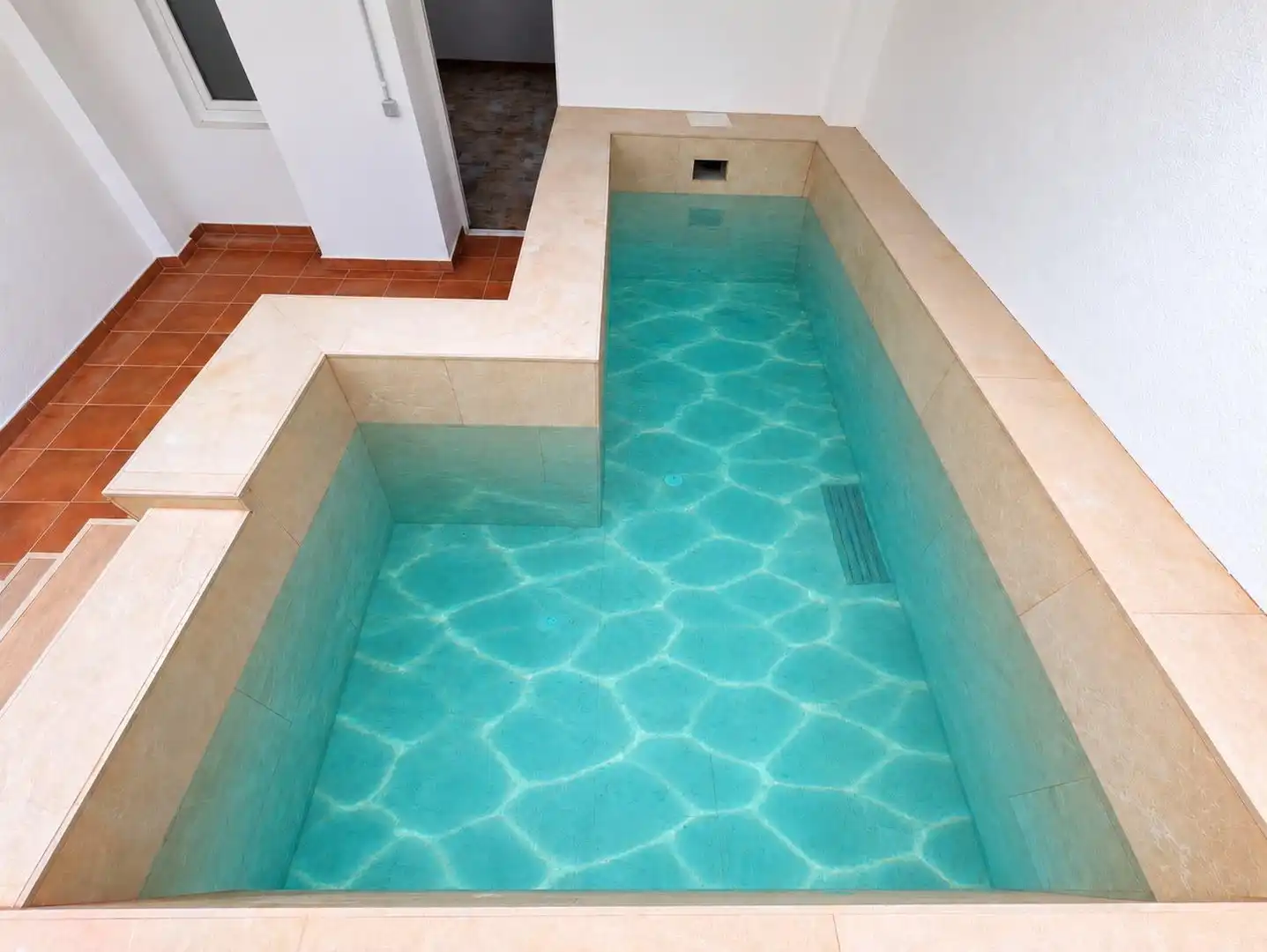 Piscina de Casa adosada en venda en Centre
