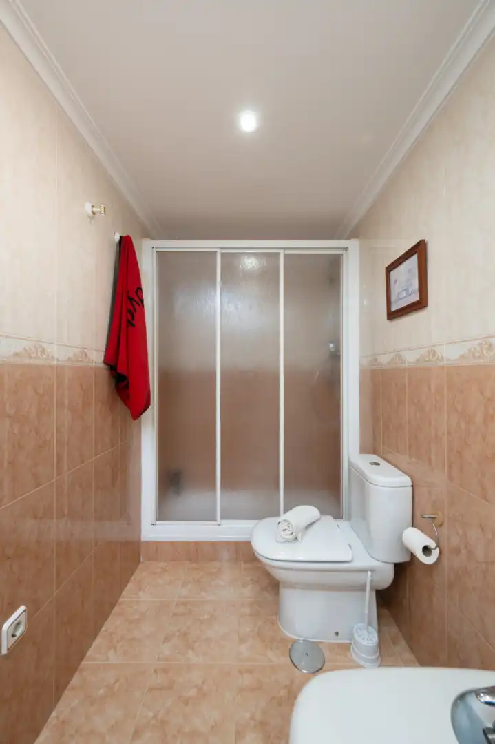 Badezimmer von Wohnung zur Miete in Alicante / Alacant mit Klimaanlage, Heizung und Terrasse