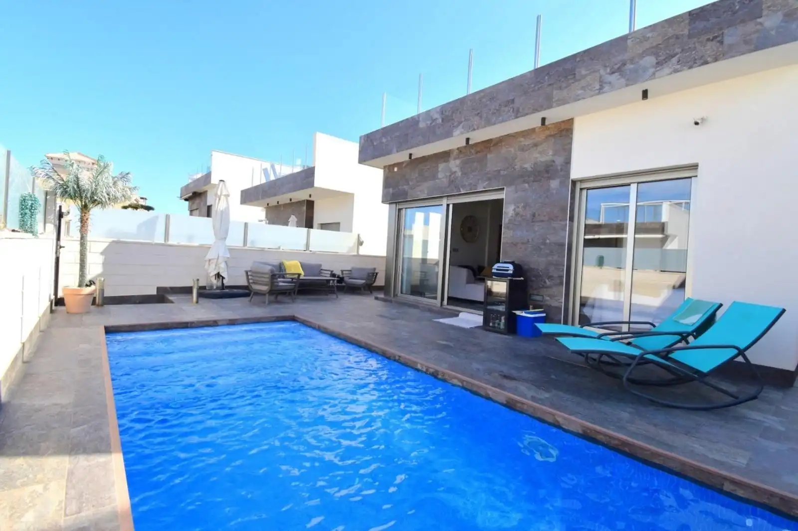 Doppelhaushälfte mit Pool zum Verkauf in Orihuela Costa