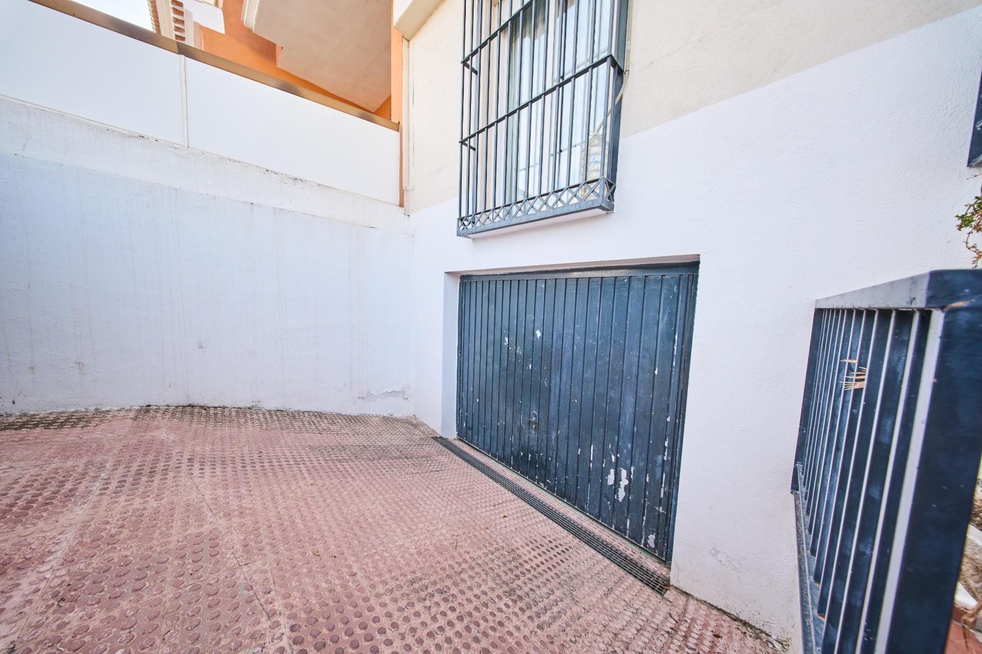 Exterior view of Single-family semi-detached for sale in La Zubia  with Air Conditioner, Heating and Terrace
