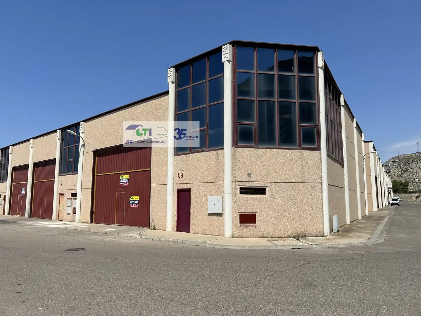 Vista exterior de Nave industrial en venta en Alfajarín