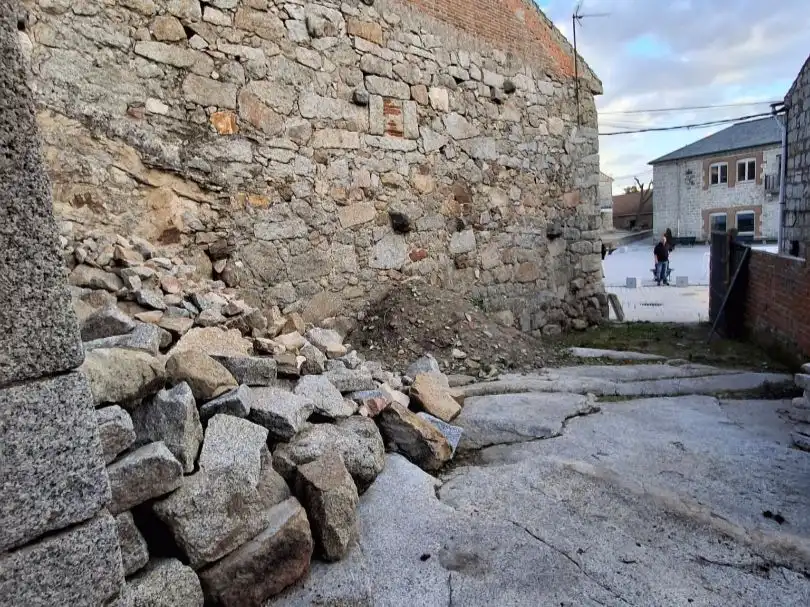 Exterior view of Land for sale in Zarzalejo, Madrid