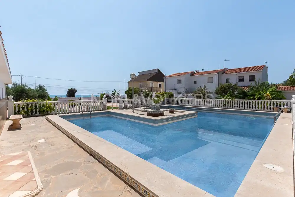 Piscina de Casa o chalet en venta en Vinaròs con Calefacción, Jardín privado y Terraza