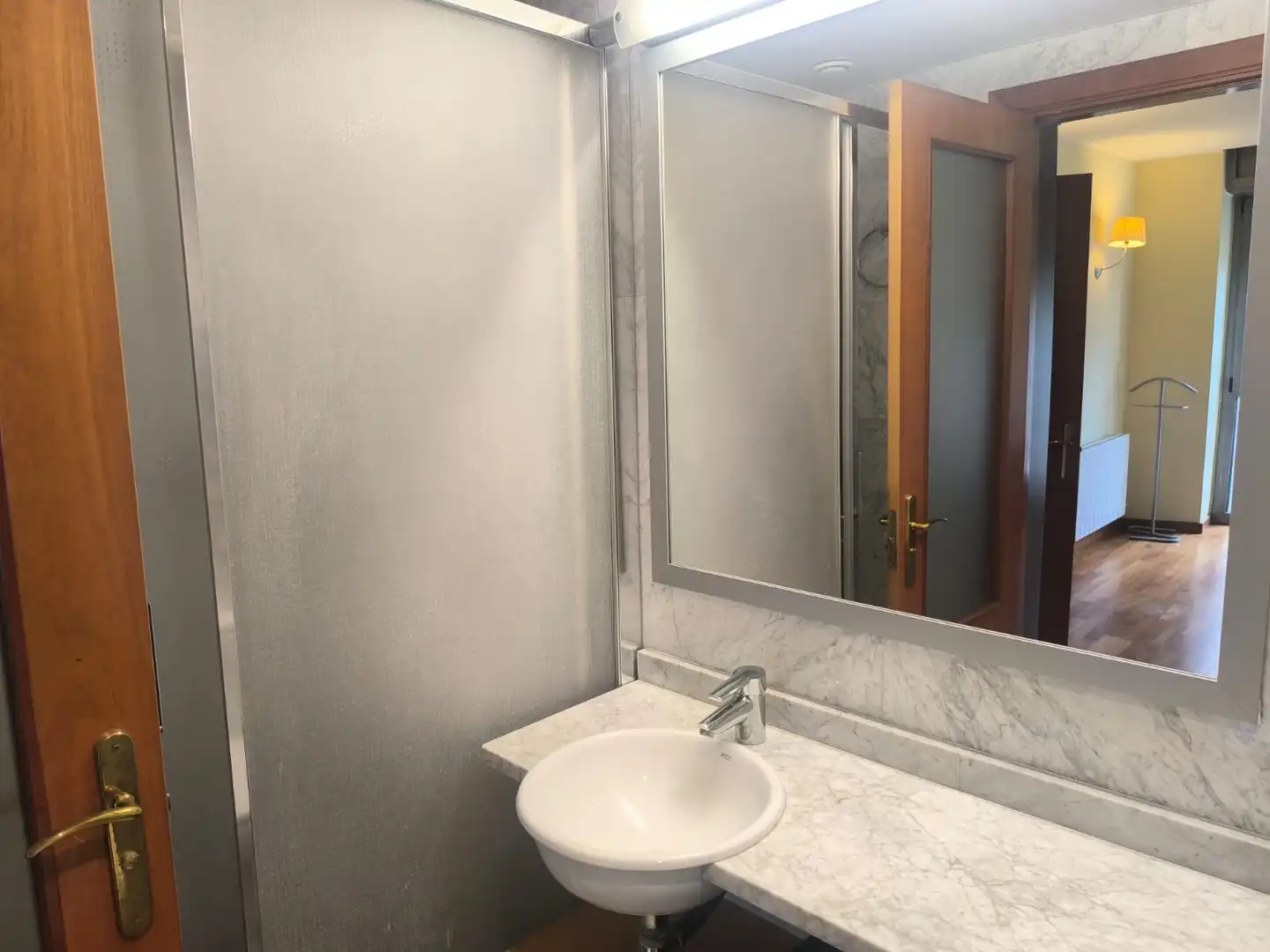 Badezimmer von Wohnung zum Verkauf in L'Hospitalet de Llobregat mit Klimaanlage, Heizung und Parkett