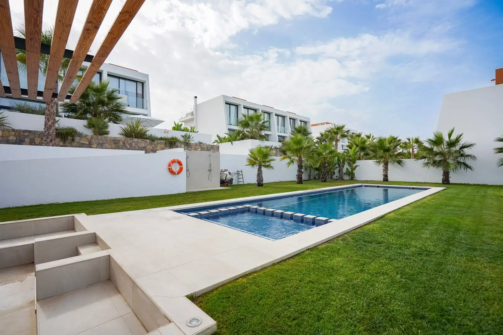 Piscina de Casa adosada en venda en Calpe / Calp amb Aire condicionat, Calefacció i Jardí privat