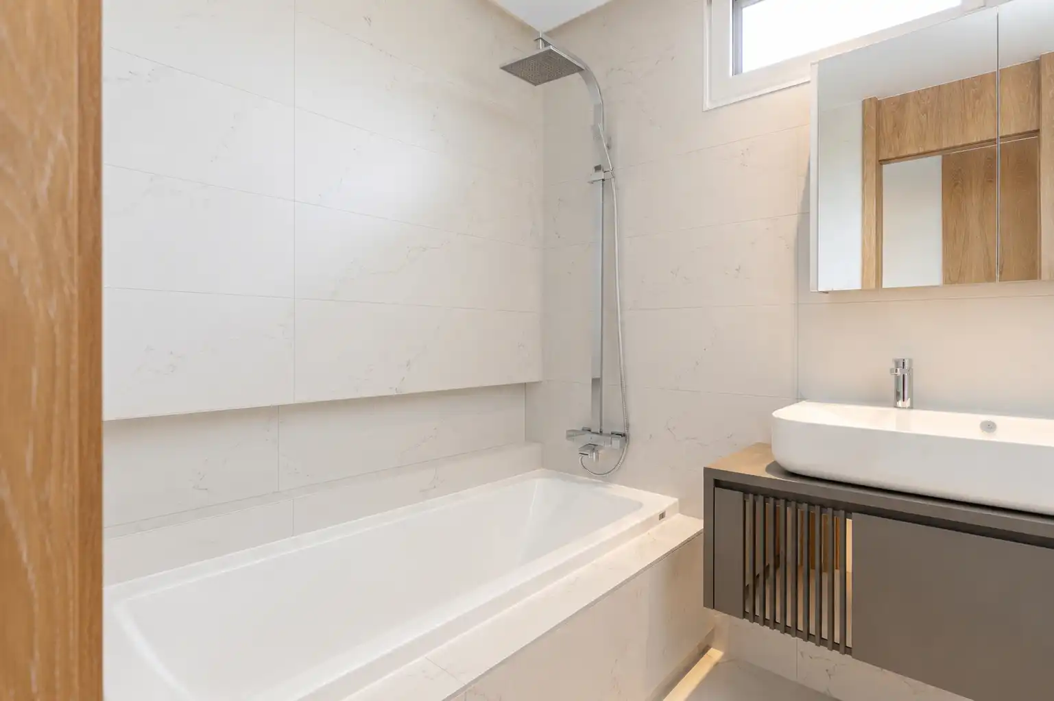 Badezimmer von Wohnung zur Miete in Pozuelo de Alarcón mit Klimaanlage, Heizung und Abstellraum