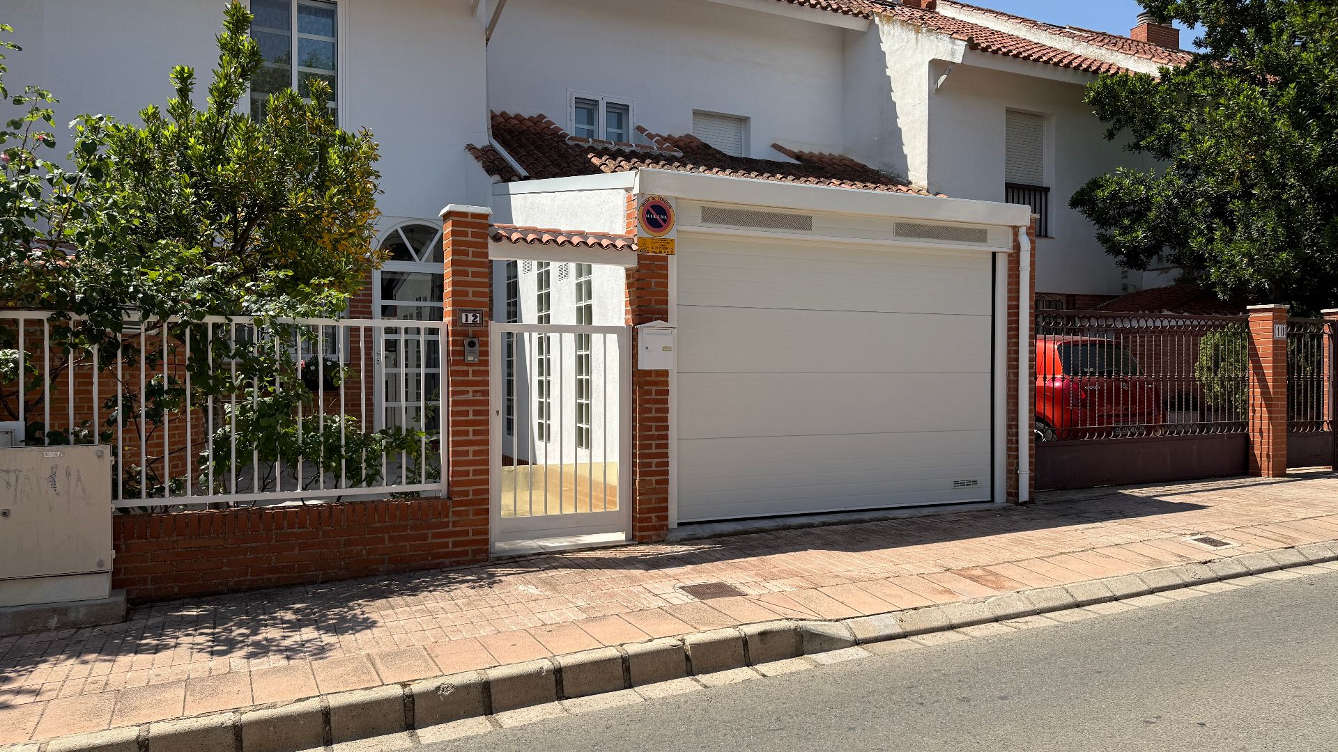 Aparcament de Casa adosada en venda en  Albacete Capital amb Calefacció, Jardí privat i Parquet