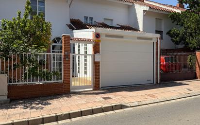 Aparcament de Casa adosada en venda en  Albacete Capital amb Calefacció, Jardí privat i Parquet