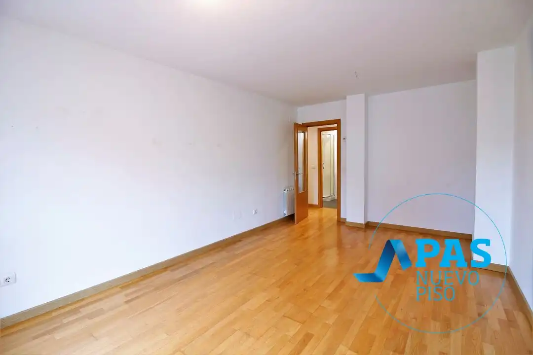 Bedroom of Flat for sale in Santander  with Heating, Private garden and Storage room
