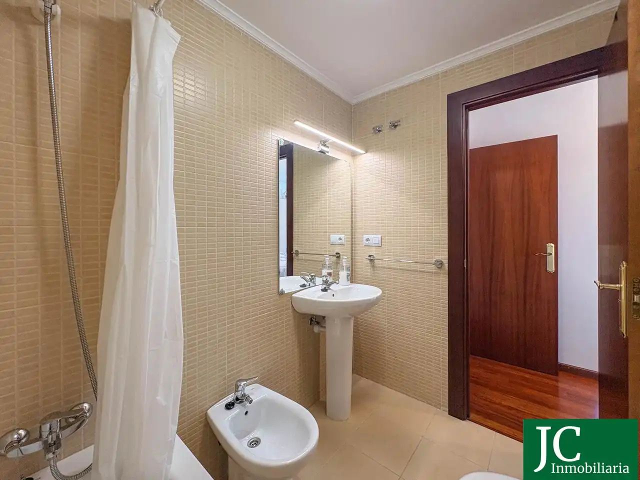 Baño de Planta baja en venta en Bárcena de Cicero con Calefacción, Jardín privado y Terraza