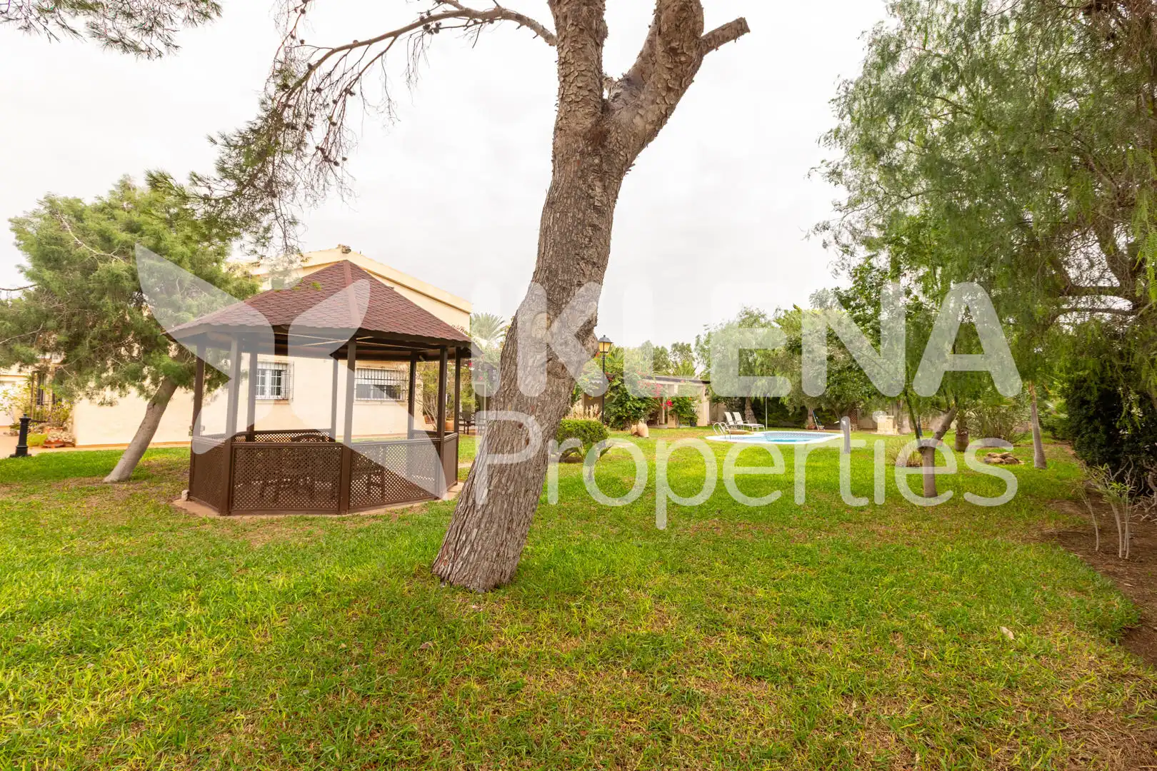Garden of Houses for sale in Roquetas de Mar  with Air Conditioner, Private garden and Terrace