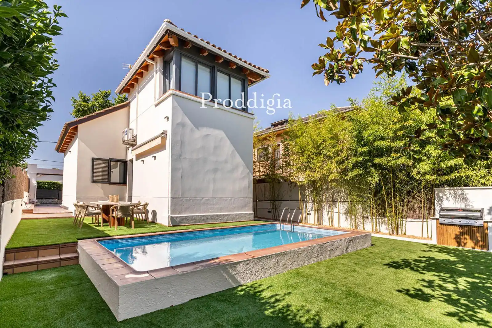 Vista exterior de Casa o xalet de lloguer en Sant Cugat del Vallès amb Aire condicionat, Piscina i Alarma