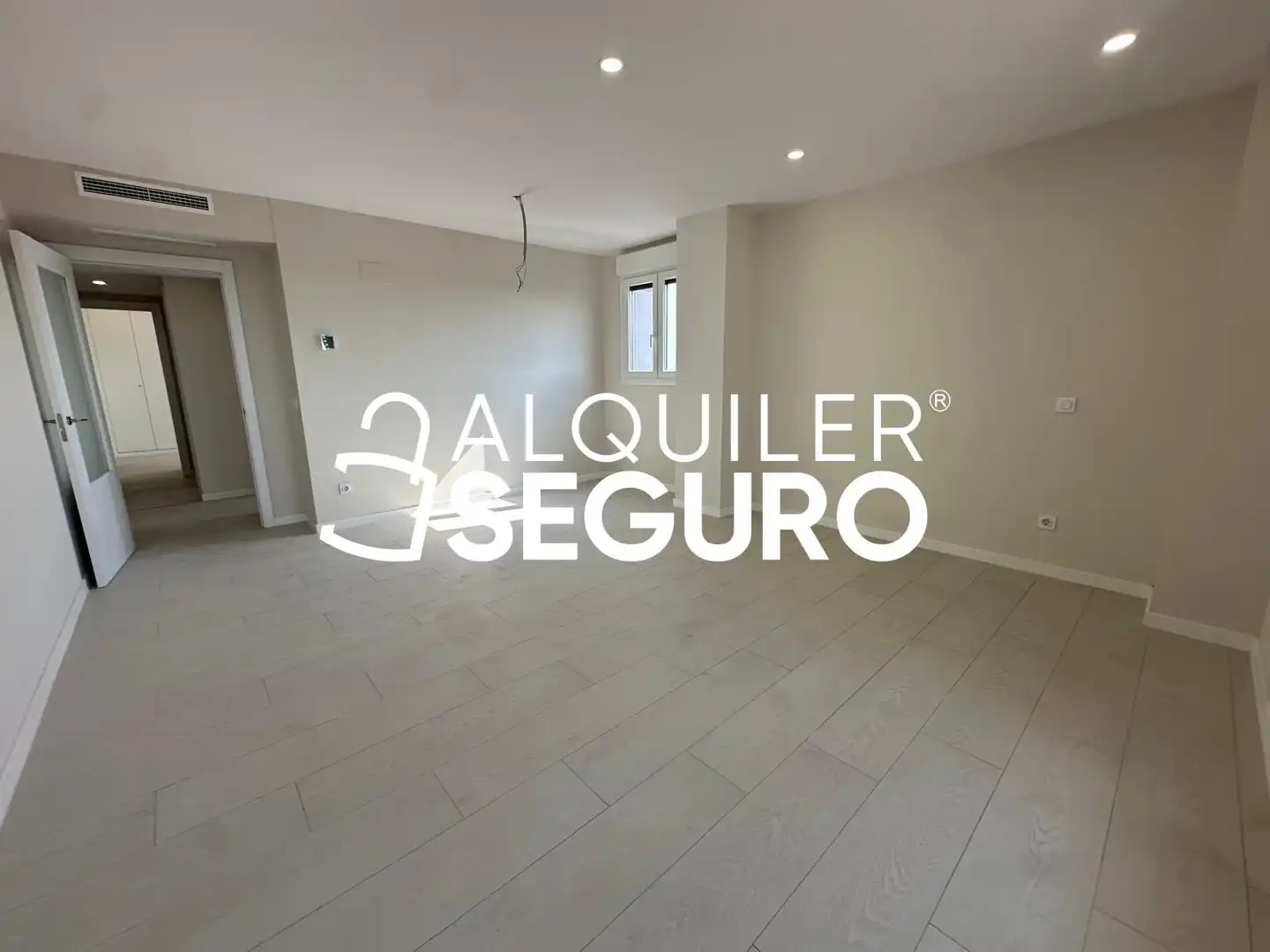 Piso de alquiler en Valencia con Aire acondicionado, Terraza y Trastero
