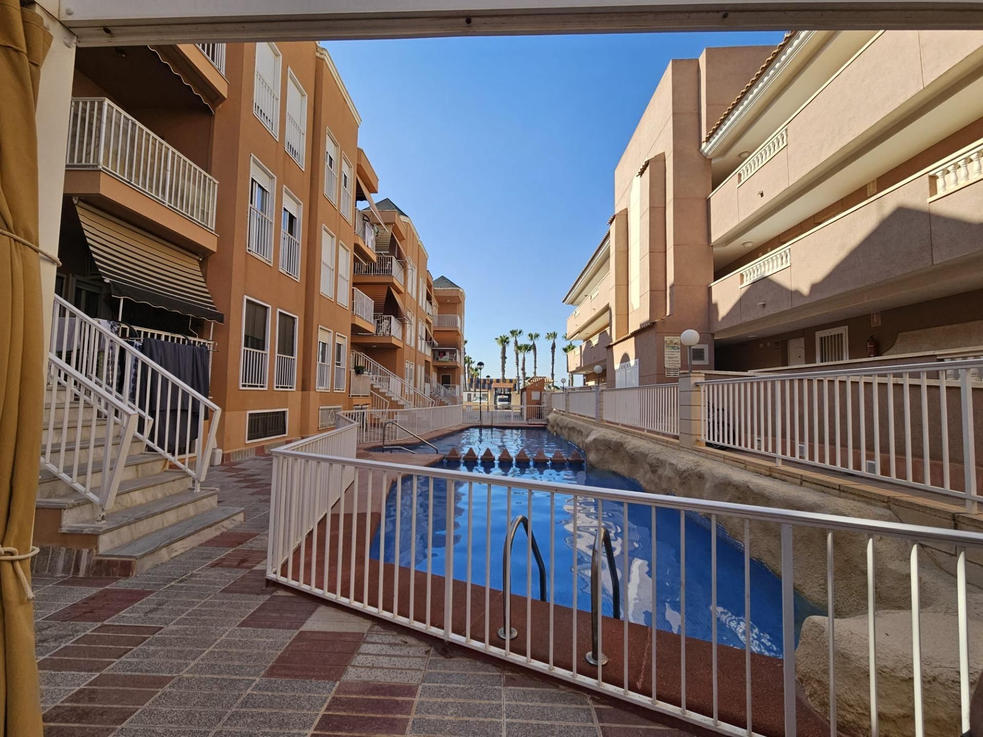 Piscina de Apartament de lloguer en Santa Pola amb Terrassa, Balcó i Piscina comunitària