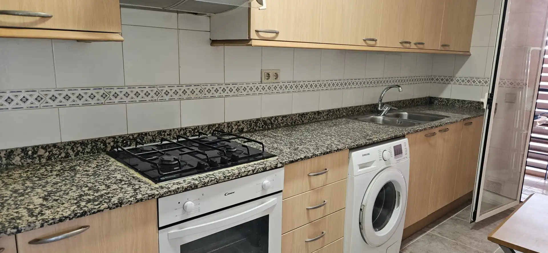 Cuina de Pis en venda en Tarragona amb Aire condicionat, Terrassa i Moblat
