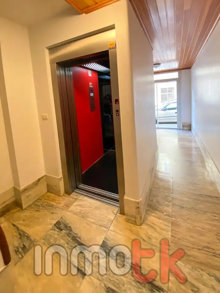 Piso en venta en A Coruña Capital  con Parquet y Trastero