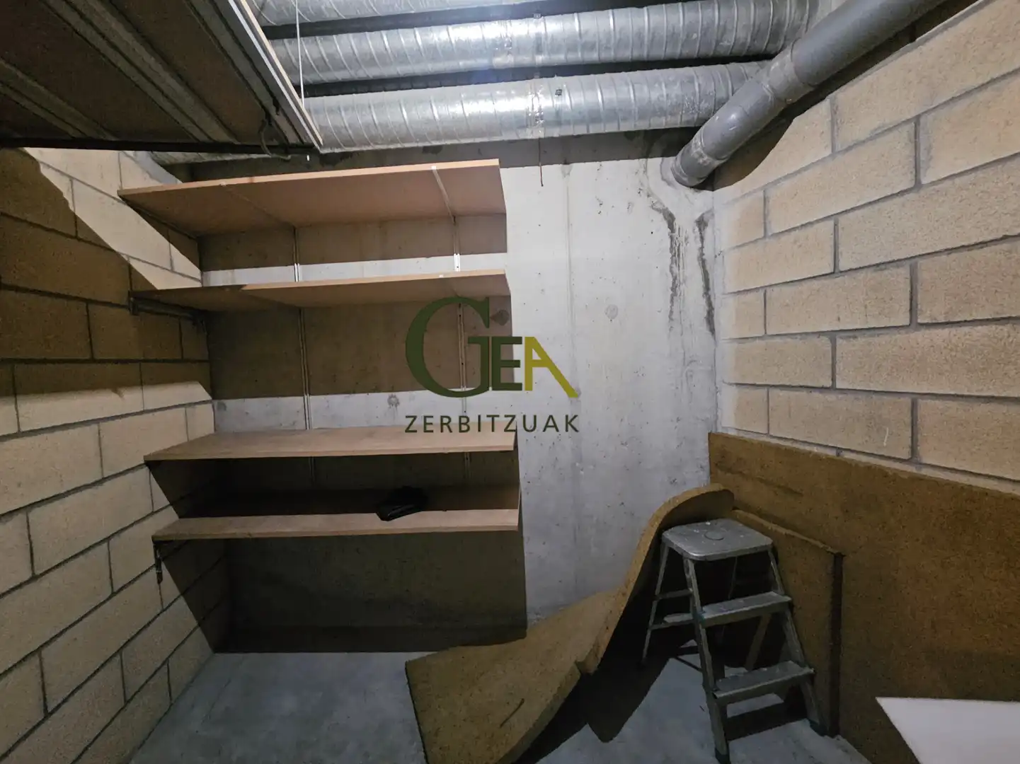 Storage room for sale in Villabona