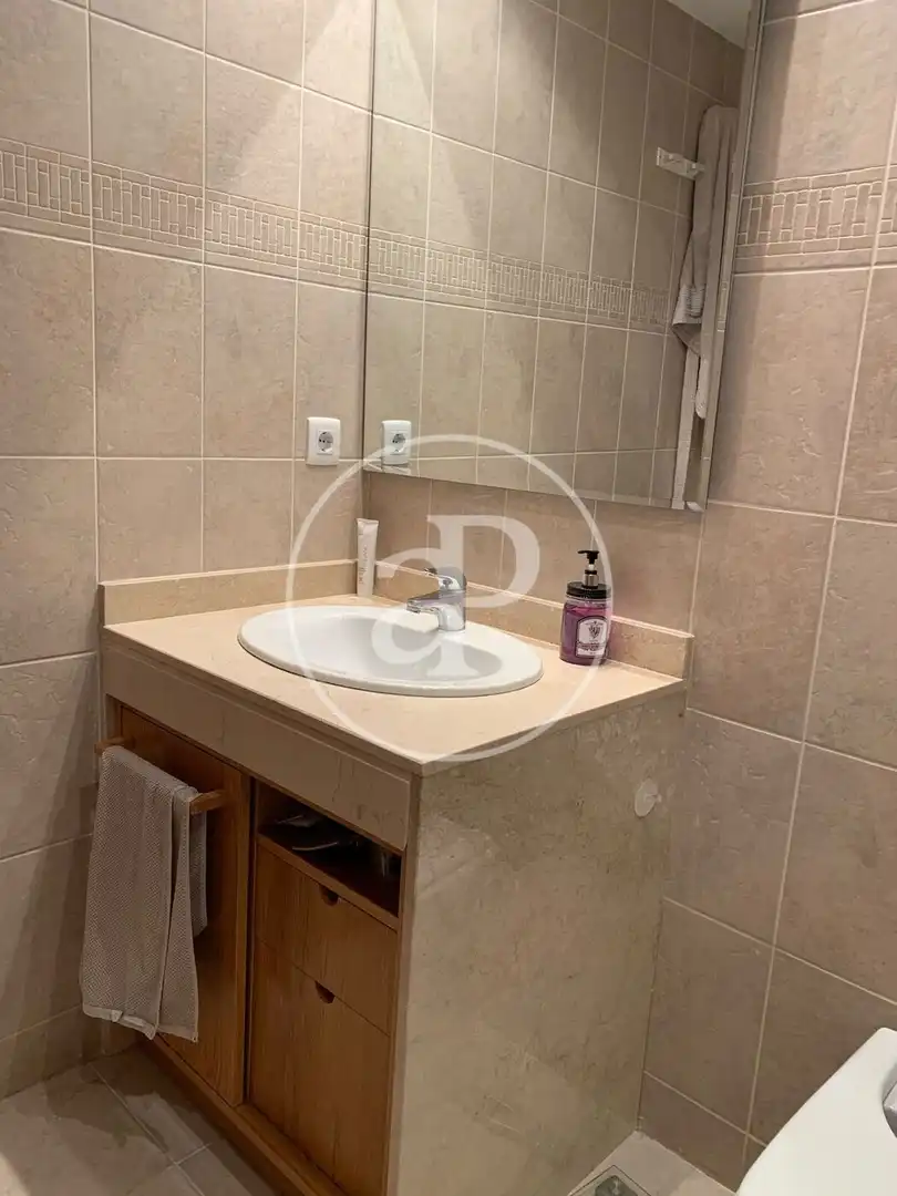 Badezimmer von Wohnung zur Miete in Valencia mit Klimaanlage, Heizung und Abstellraum