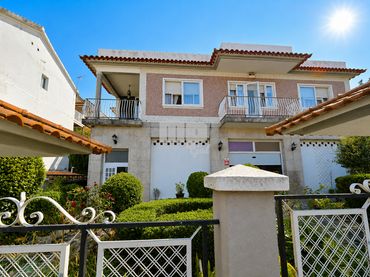 Villa con balcone in vendita a Avenida do Aeroporto