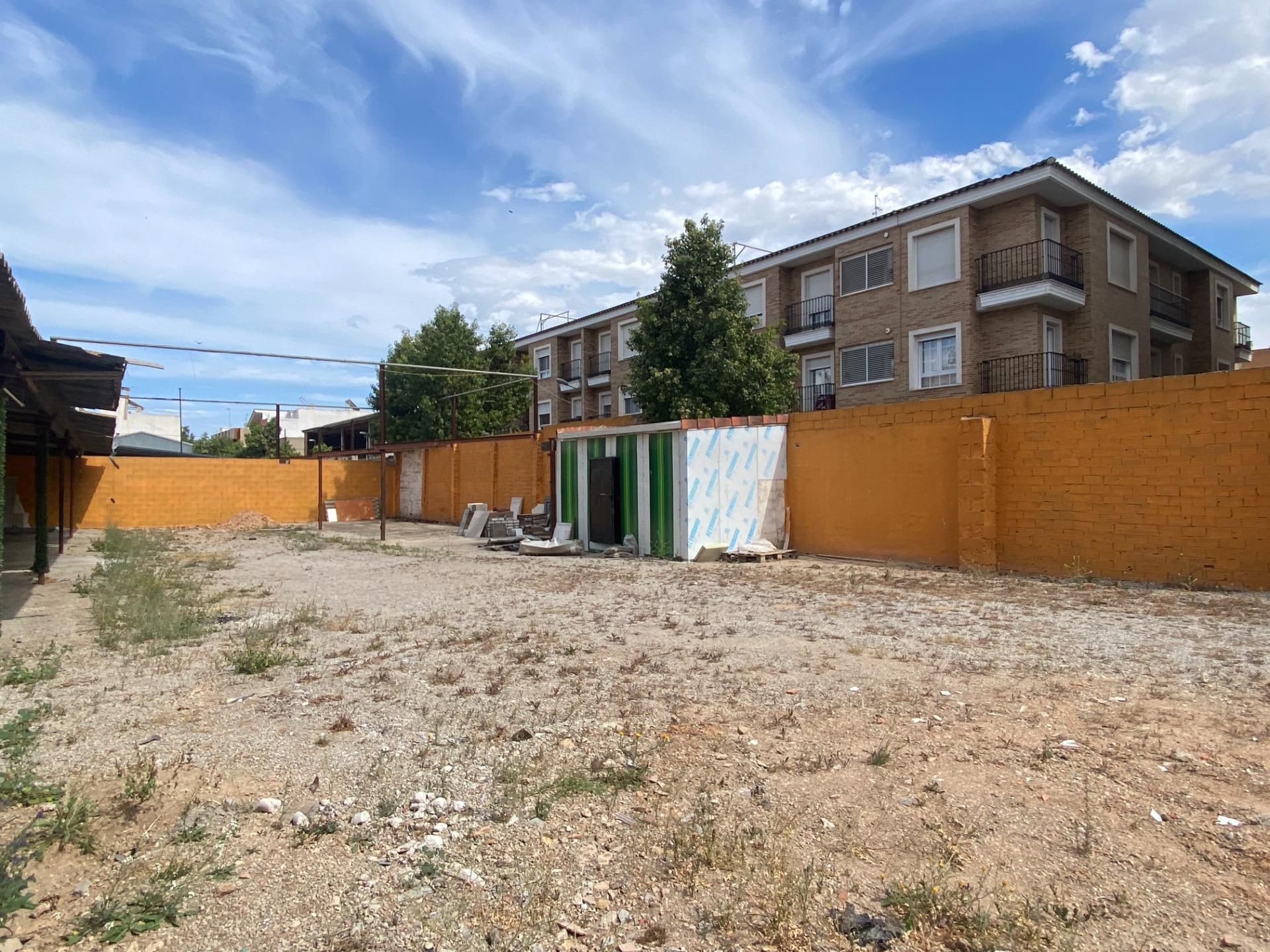 Industrial buildings to rent in Vilamarxant