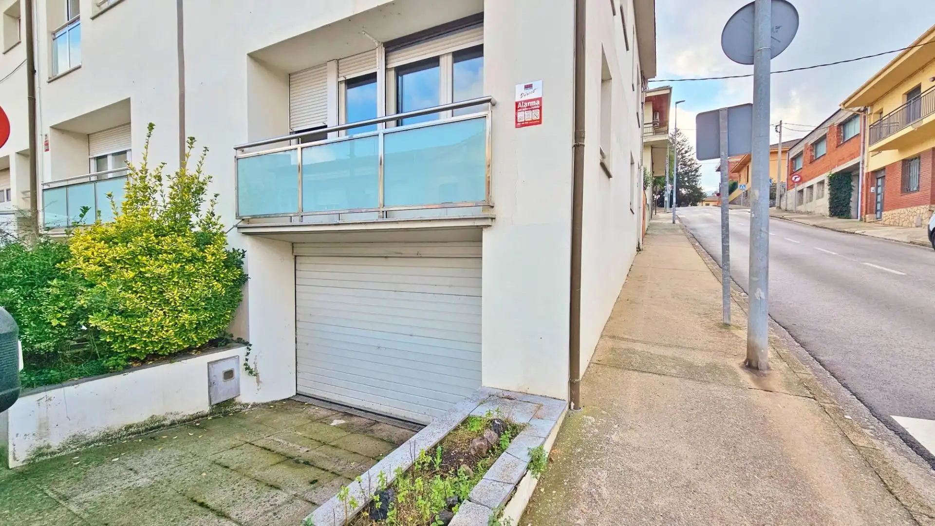 Vista exterior de Casa o xalet en venda en Olot amb Aire condicionat, Calefacció i Parquet