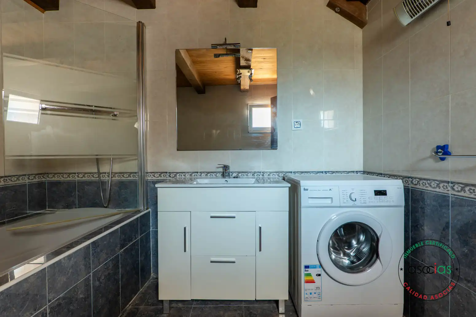 Bathroom of Houses for sale in Gijón 