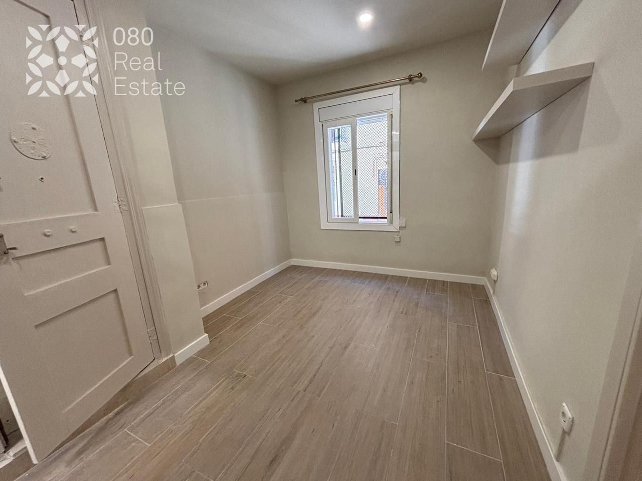 Bedroom of Planta baja for sale in  Barcelona Capital  with Parquet flooring