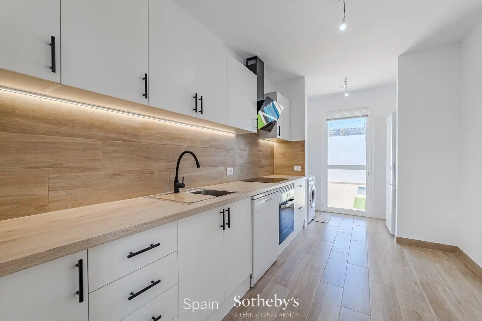 Cuina de Casa o xalet en venda en San Miguel de Abona amb Aire condicionat, Jardí privat i Terrassa