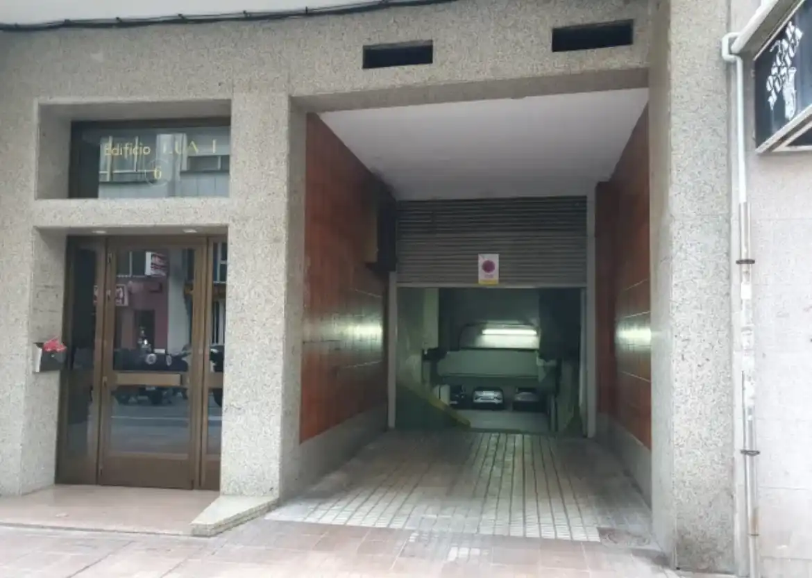 Einzelparkplatz mit Aufzug zum Verkauf in Rúa Álvaro Cunqueiro, imagen 5