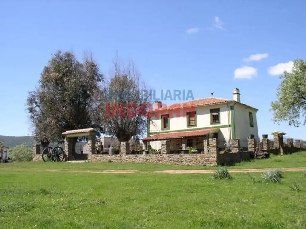 Casa o xalet en venda en Garciaz