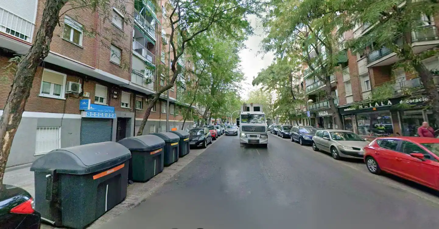 Außenansicht von Geschaftsraum zum Verkauf in Madrid mit Klimaanlage und Alarm