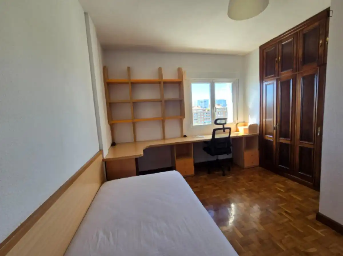 Bedroom of Apartments for share in  Pamplona / Iruña  with Heating, Furnished and Oven