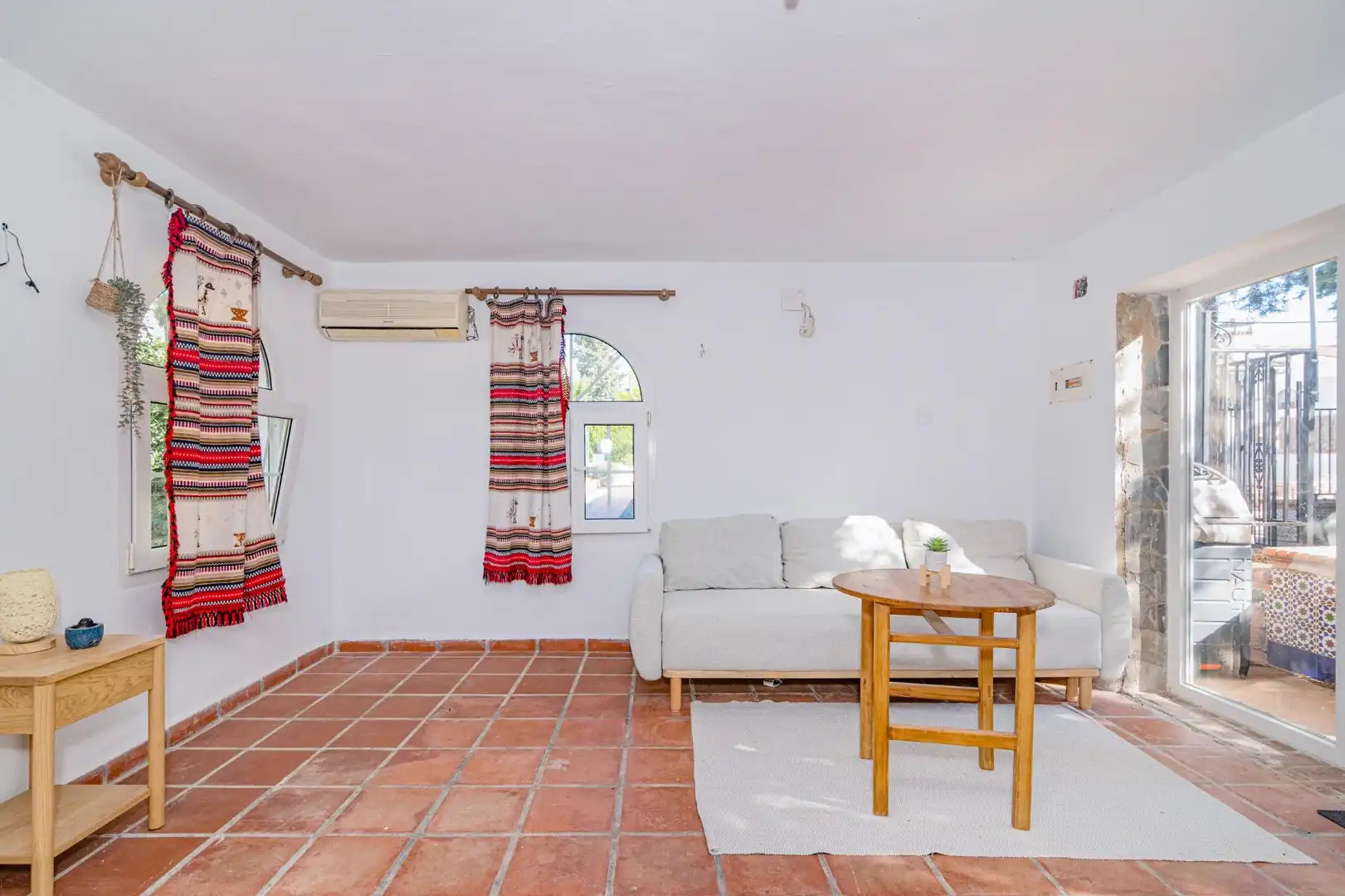 Sala de estar de Casa o chalet en venta en Albolote con Aire acondicionado, Jardín privado y Piscina