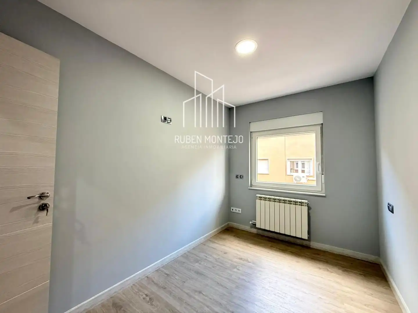 Bedroom of Flat for rent in Salamanca  with Heating, Parquet flooring and Terrace