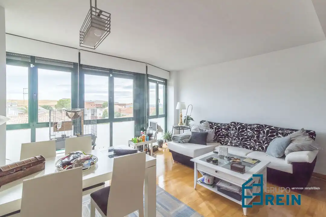Living room of Flat for sale in Recas  with Air Conditioner, Heating and Alarm