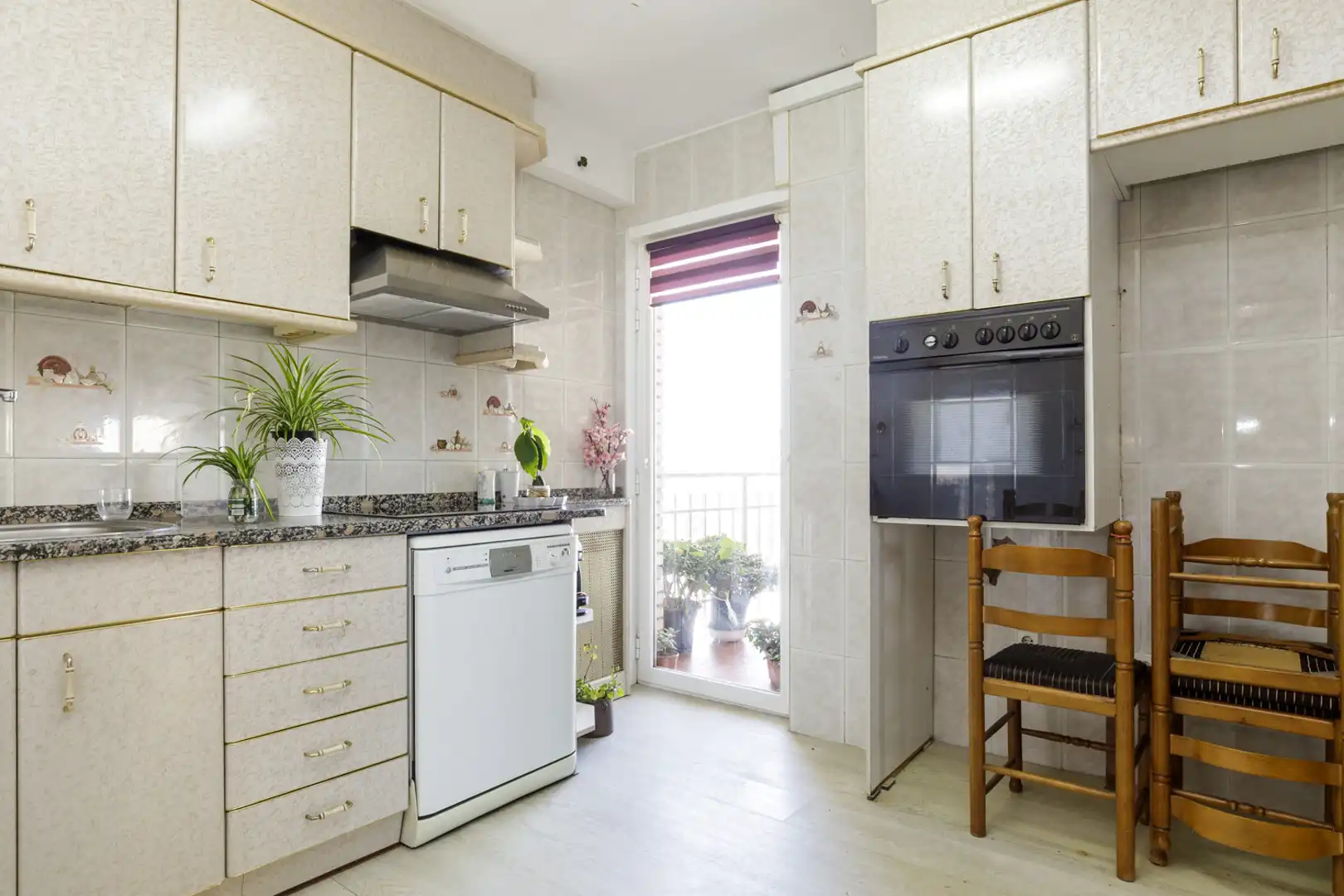 Kitchen of Flat for sale in Zaragoza  with Storage room