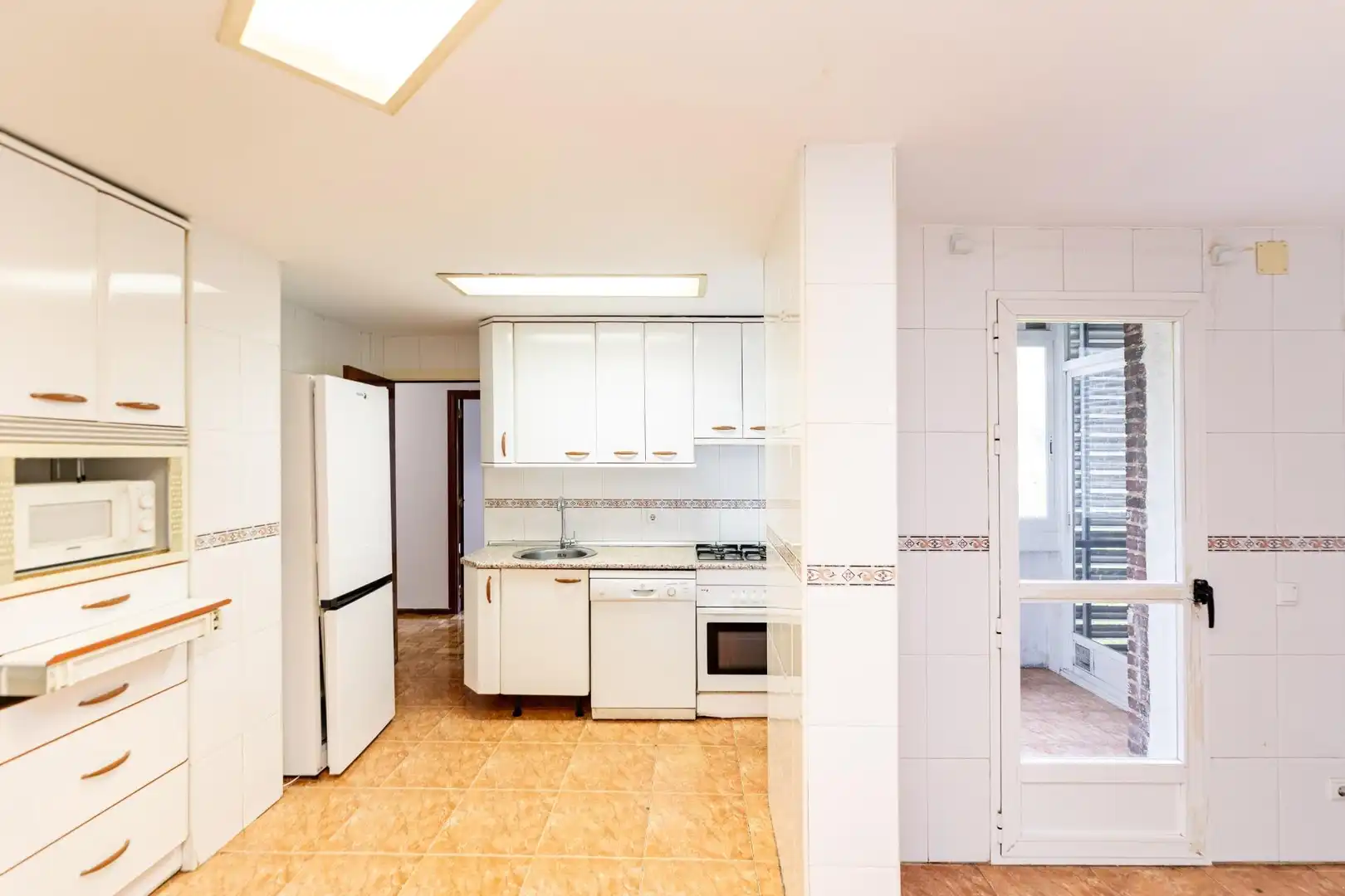 Cocina de Piso de alquiler en Madrid con Parquet