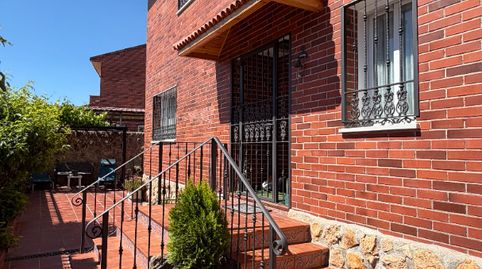 Photo 2 of Houses for sale in Calle Sillita de la Reina, Campo Real, Madrid