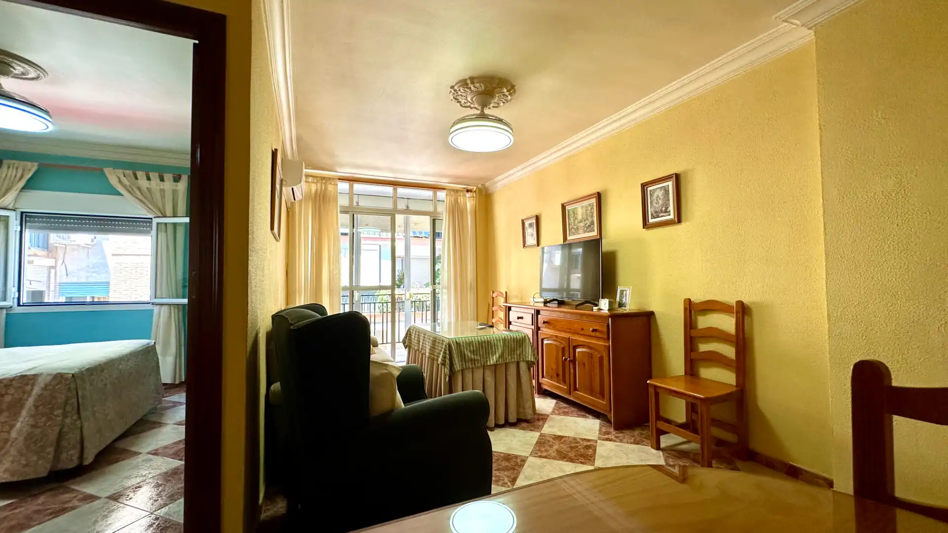 Sala de estar de Piso en venta en Castilleja de la Cuesta con Aire acondicionado y Terraza