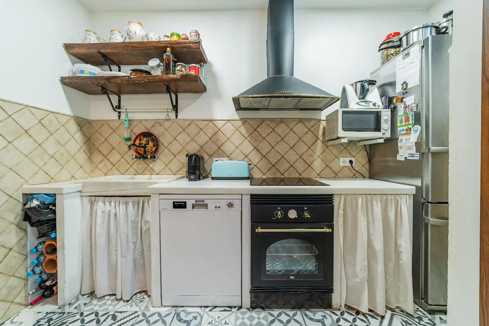 Kitchen of Houses for sale in Nucli Urbà 
