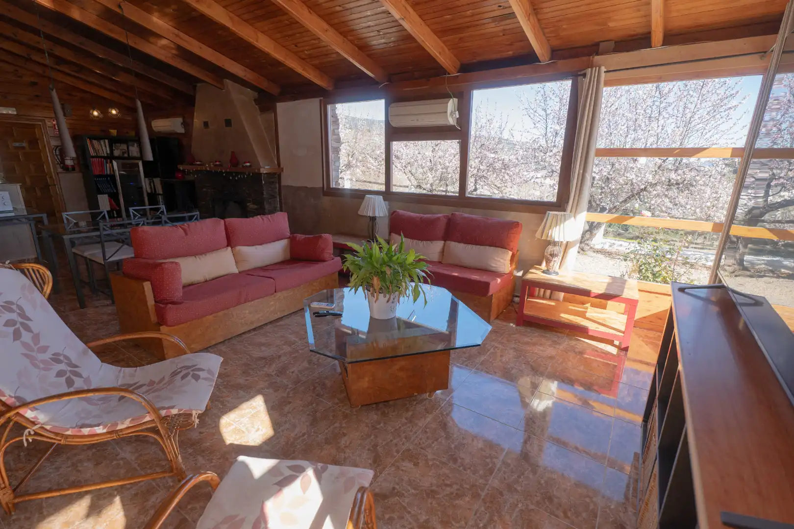 Sala de estar de Finca rústica en venta en Nevada con Aire acondicionado, Jardín privado y Terraza