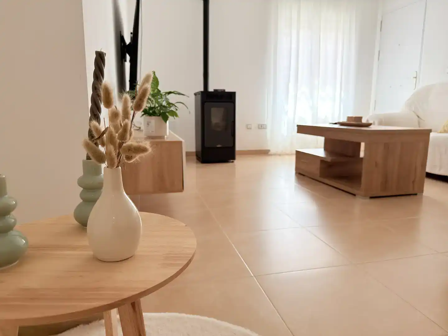 Living room of Ground floor for rent in Pliego  with Air Conditioner, Parquet flooring and Furnished