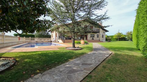 Foto 2 de Casa o chalet en venta en Calle Murillo, Soto de la Marina, Santa Cruz de Bezana