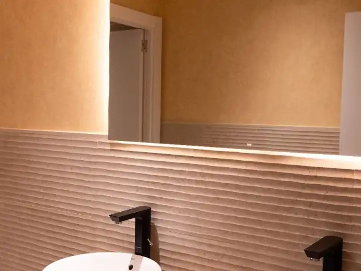 Bathroom of Office for rent in Madrid  with Air Conditioner, Heating and Furnished