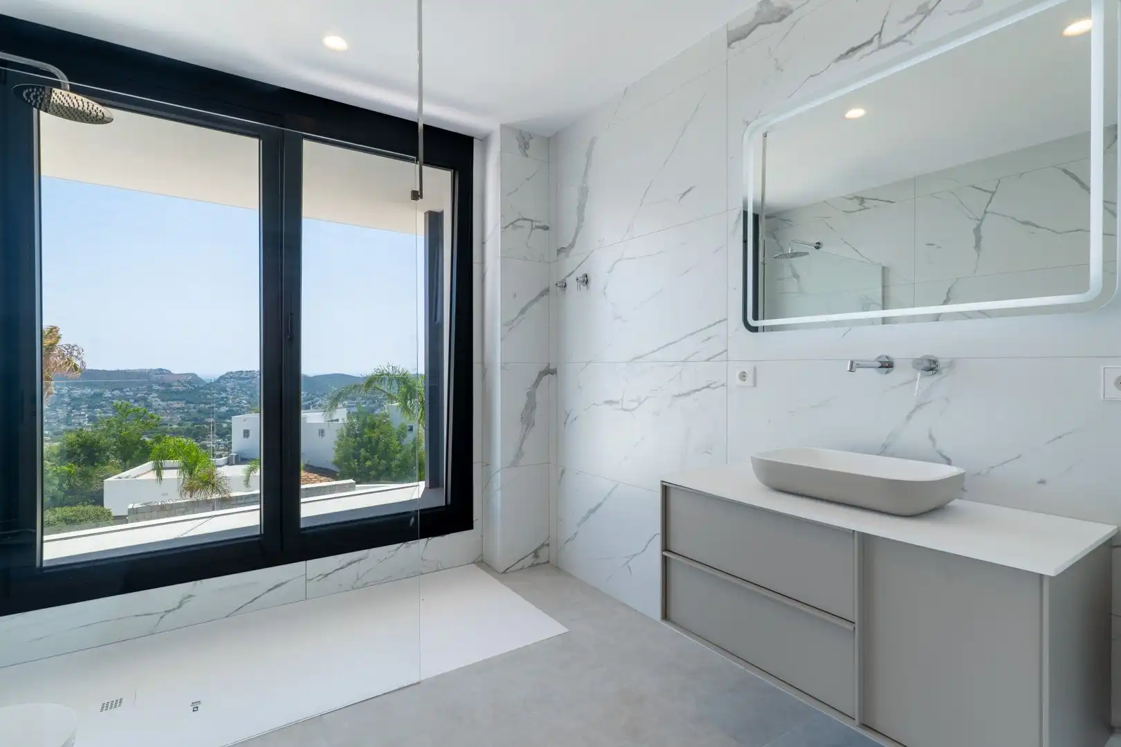 Badezimmer von Haus oder Chalet zum Verkauf in Moraira mit Klimaanlage, Privatgarten und Terrasse