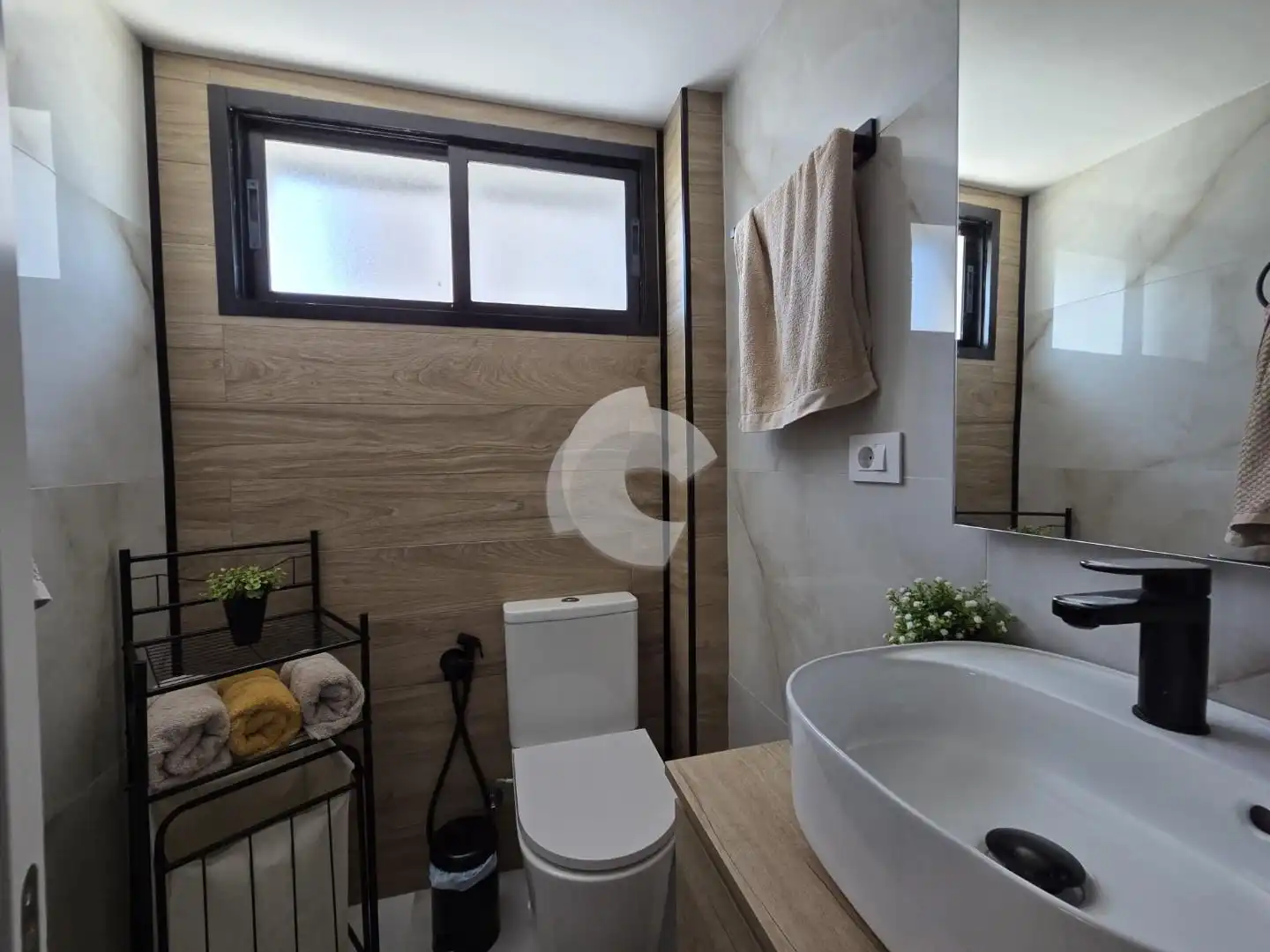 Bathroom of Flat for rent in Vigo   with Heating and Furnished